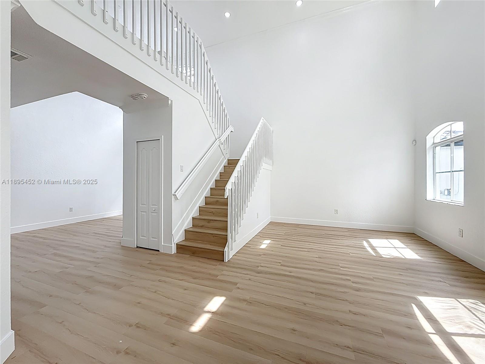 CRESTVIEW LAKES 2ND ADDN - Residential