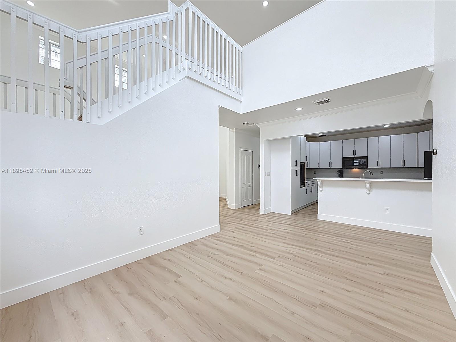 CRESTVIEW LAKES 2ND ADDN - Residential