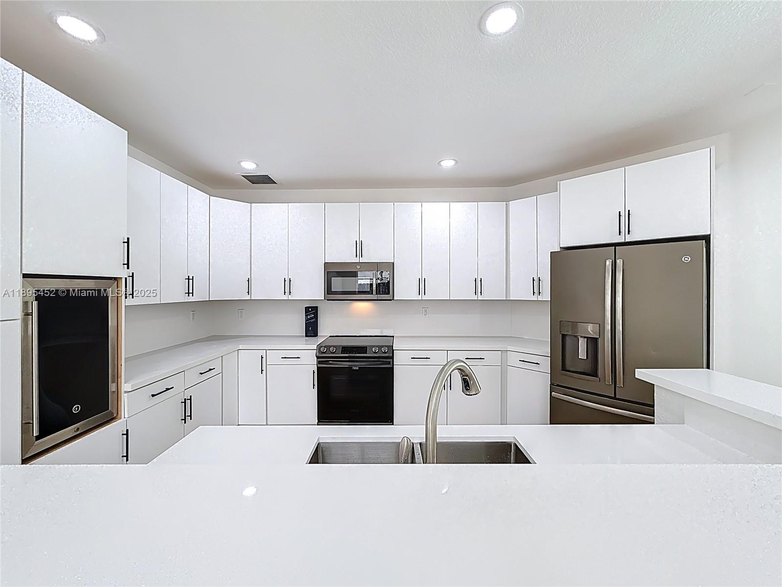 CRESTVIEW LAKES 2ND ADDN - Residential
