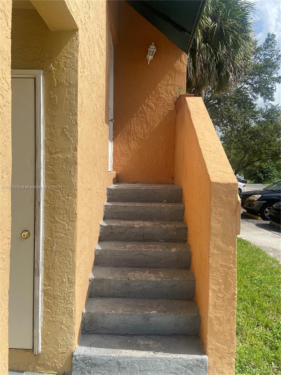 VILLAS AT CIRCLES EDGE CO - Residential Lease