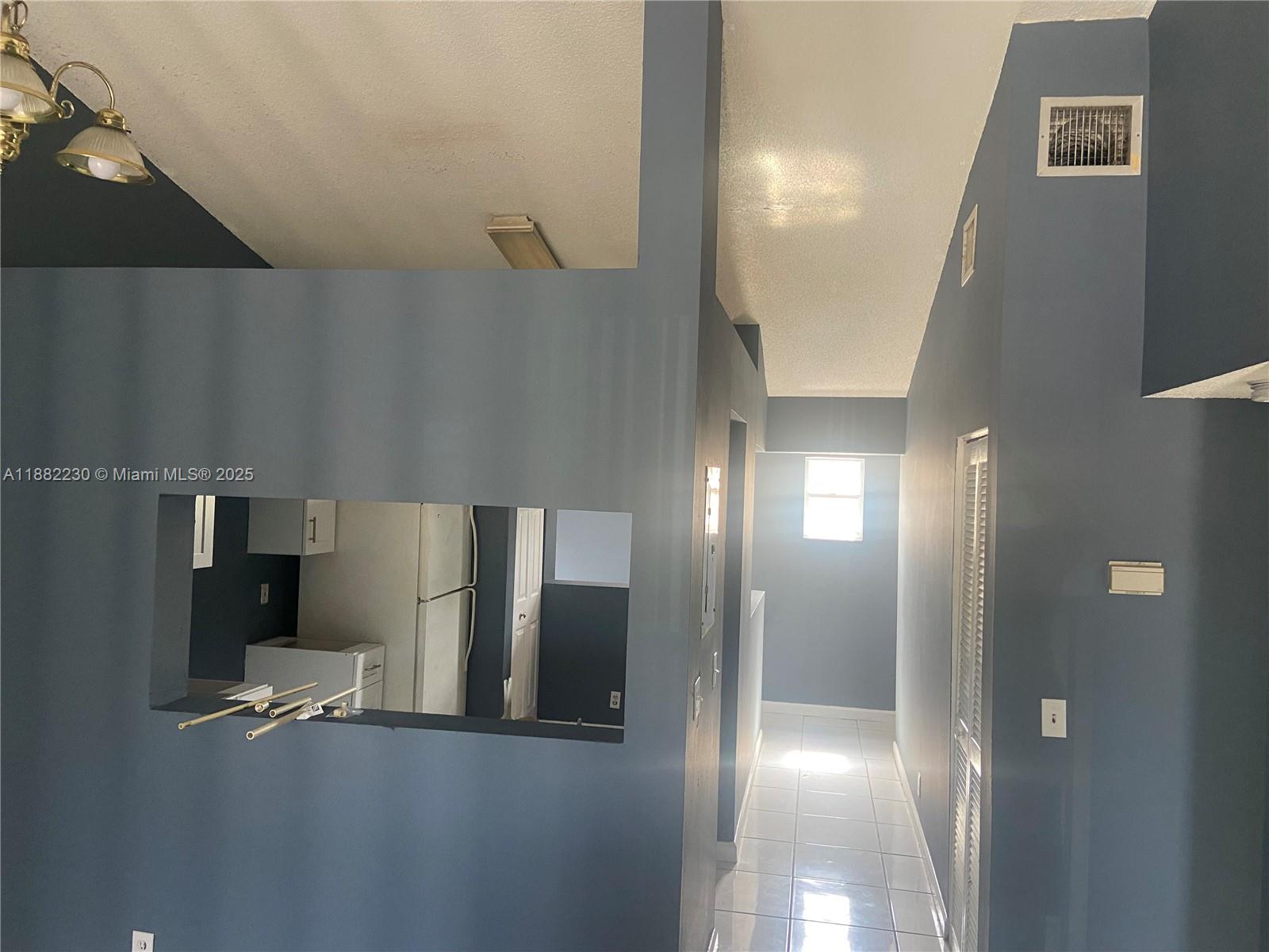 VILLAS AT CIRCLES EDGE CO - Residential Lease