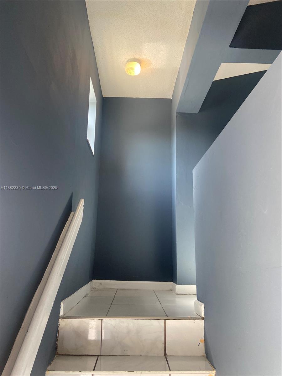 VILLAS AT CIRCLES EDGE CO - Residential Lease
