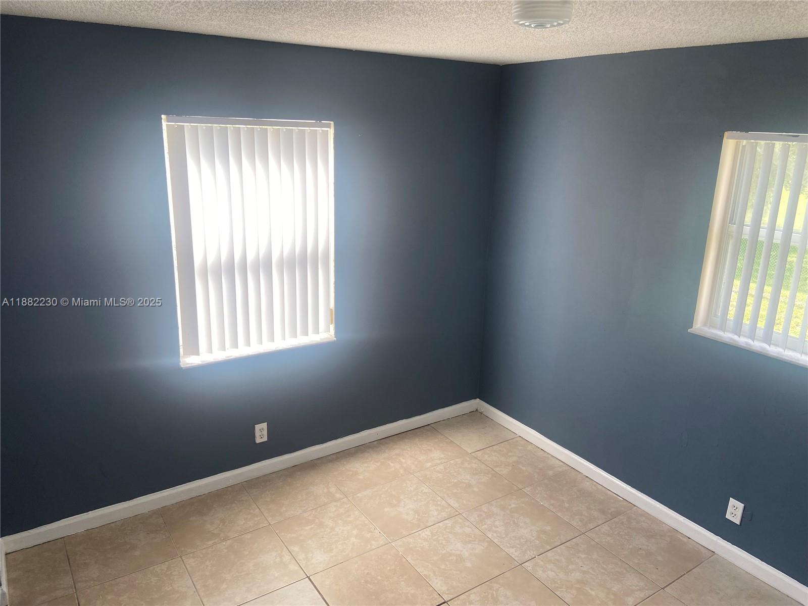 VILLAS AT CIRCLES EDGE CO - Residential Lease