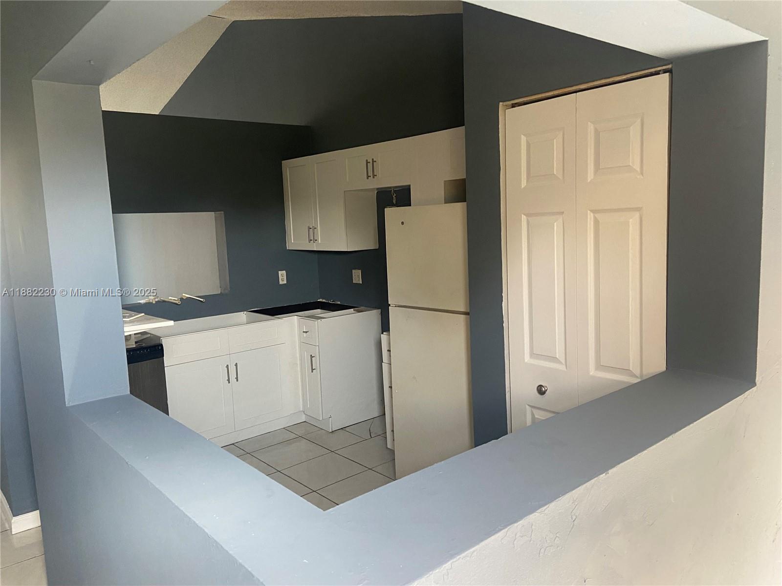 VILLAS AT CIRCLES EDGE CO - Residential Lease