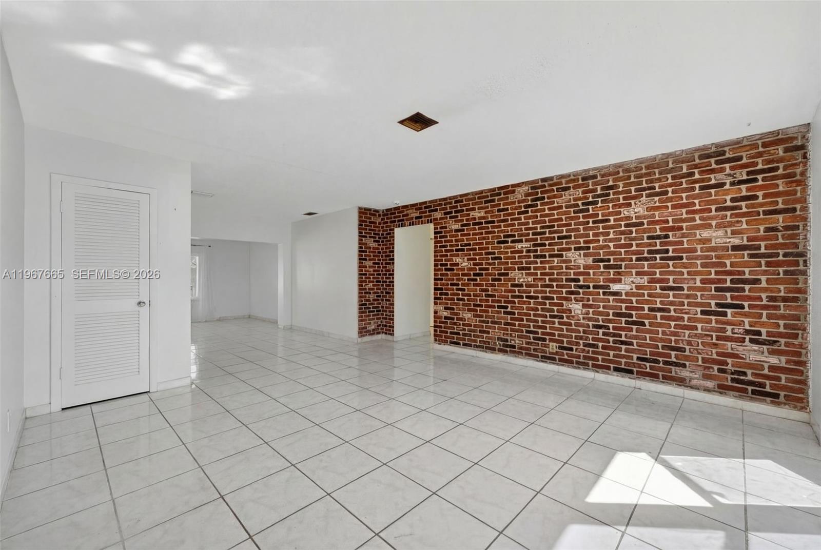 ROYAL PALM ACRES NINTH SE - Residential