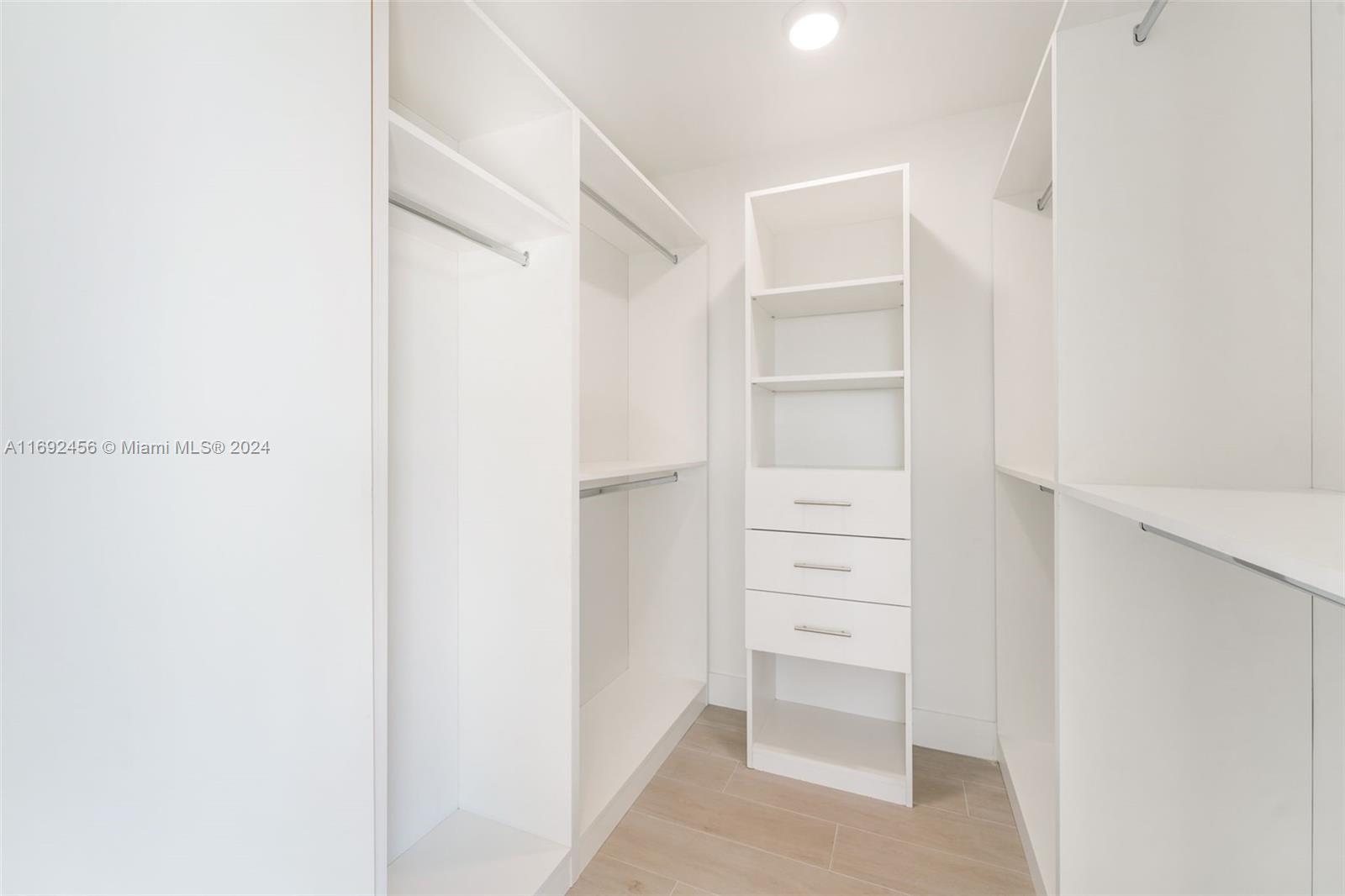 AMD MIAMI SUBURBAN AC - Residential Income