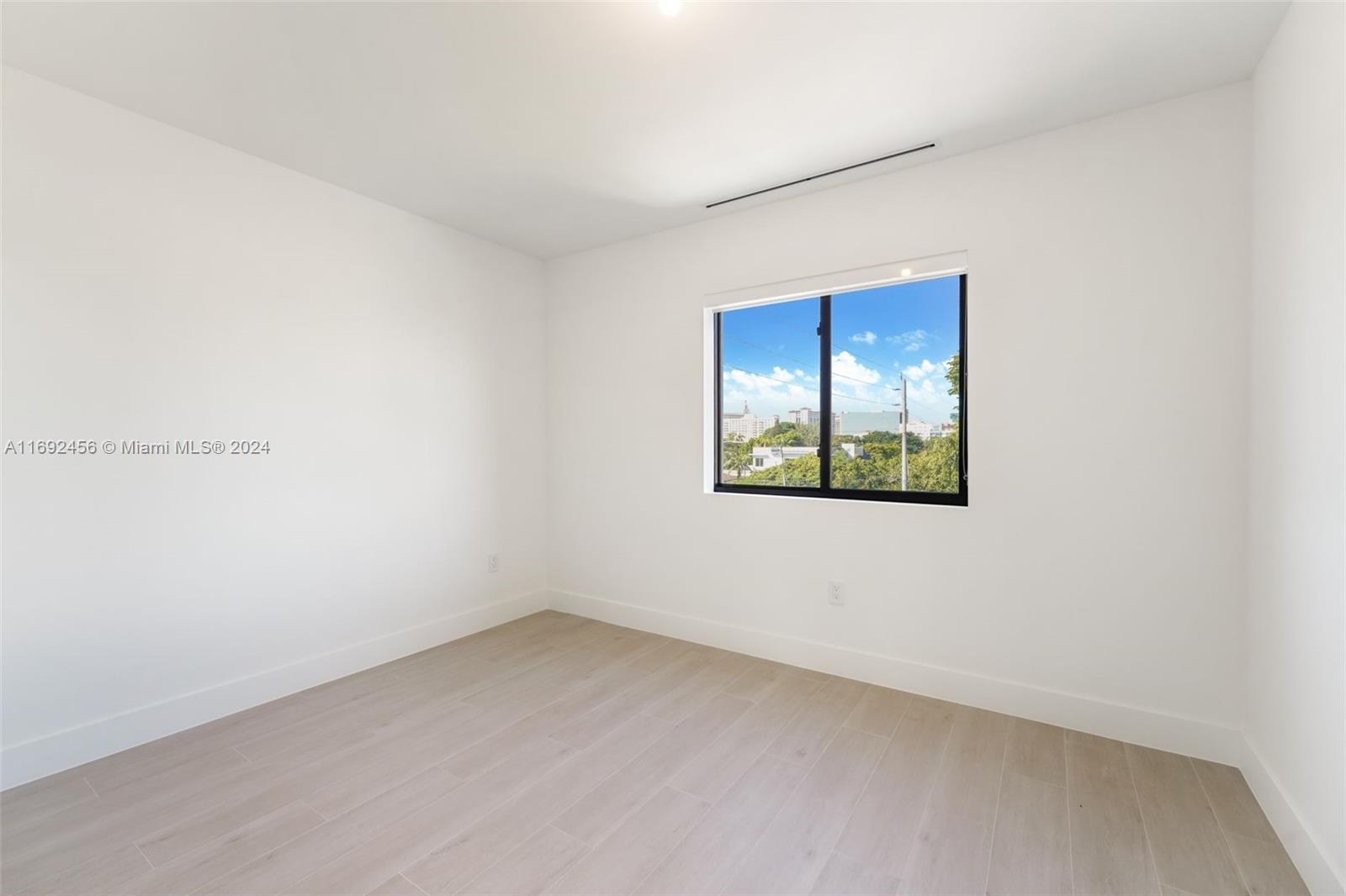 AMD MIAMI SUBURBAN AC - Residential Income