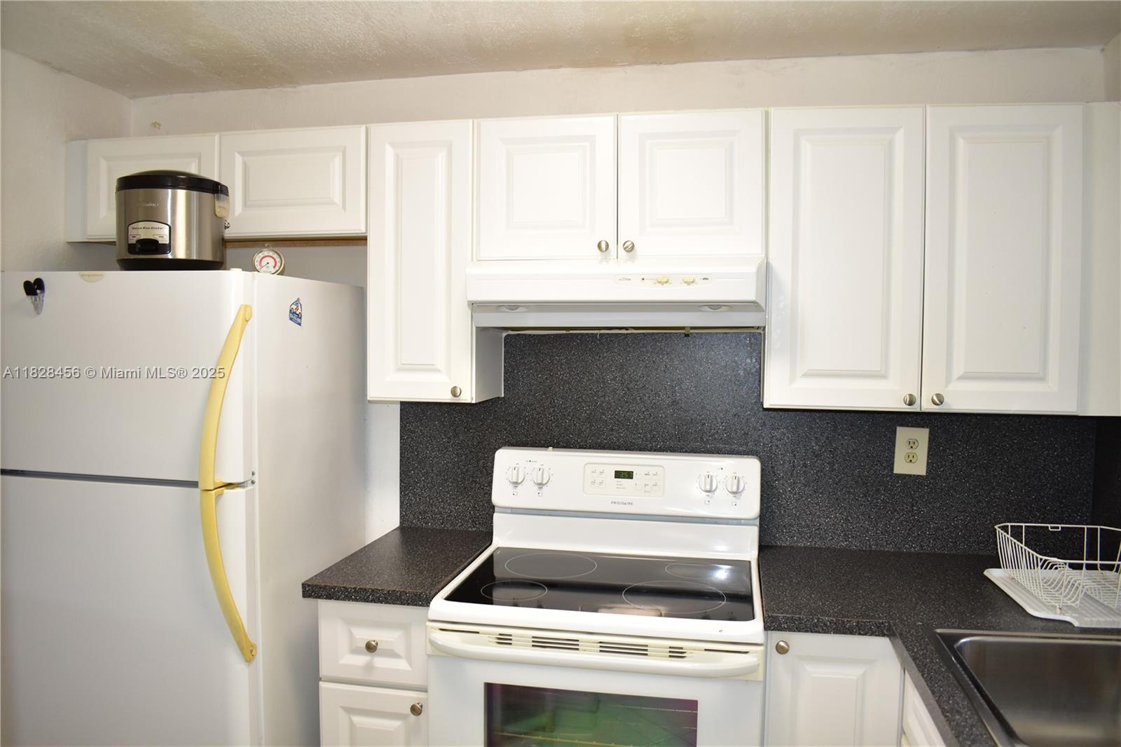 SUNRISE LAKES 72 CONDO - Residential