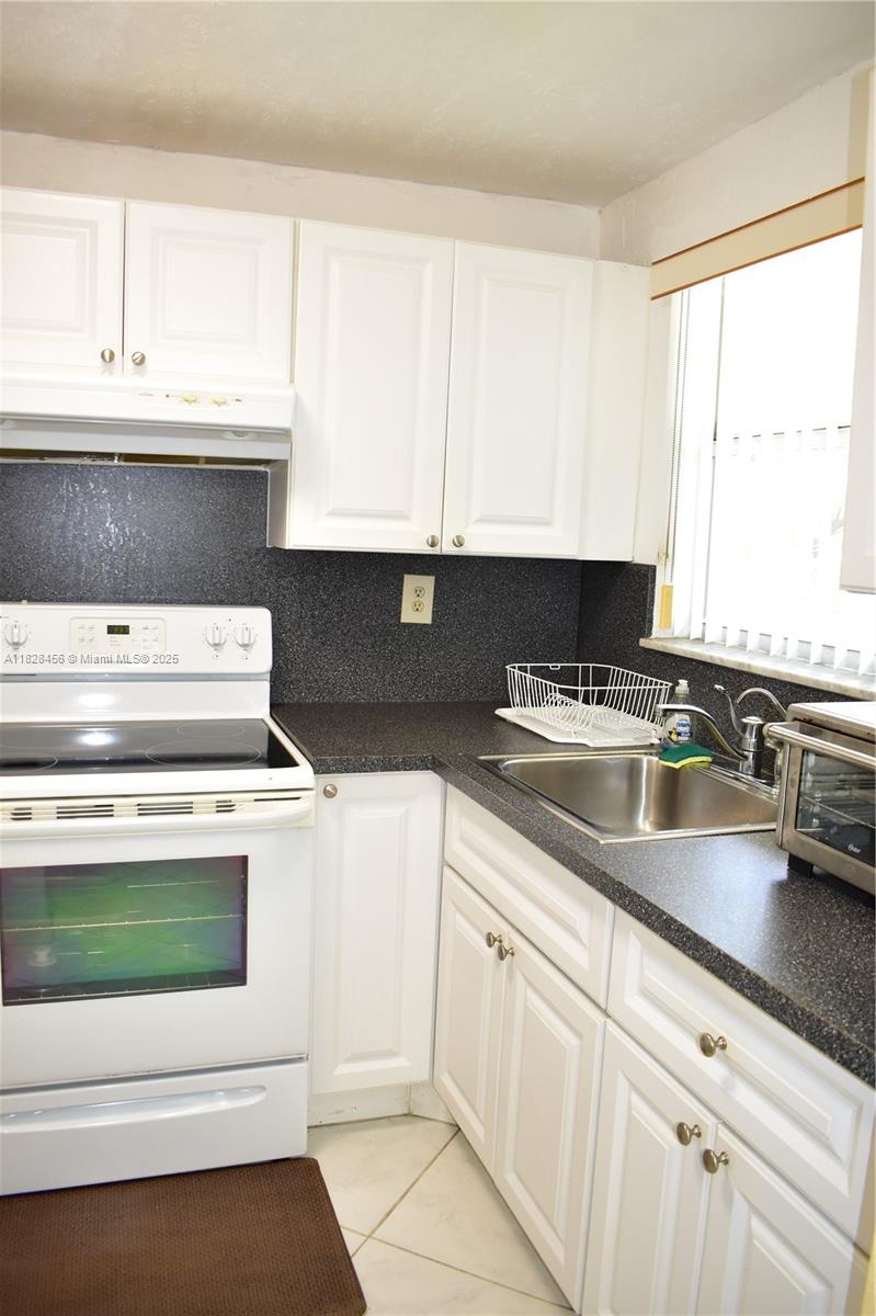 SUNRISE LAKES 72 CONDO - Residential