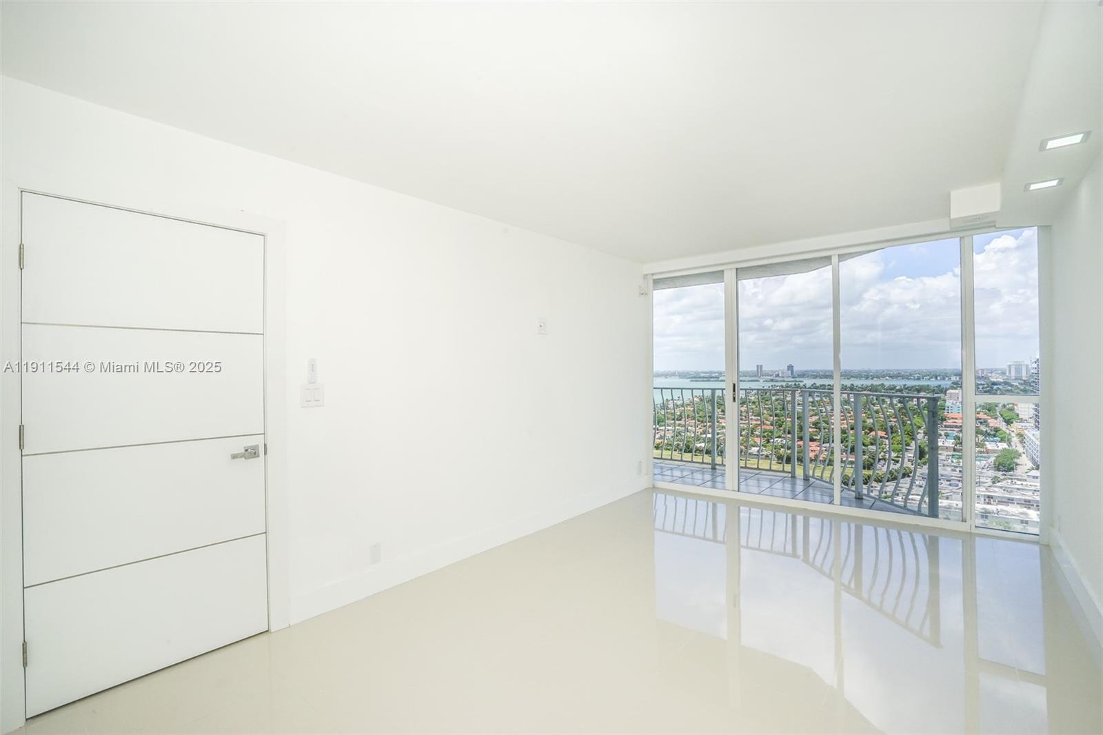 THE GRANDVIEW PALACE COND - Residential Lease