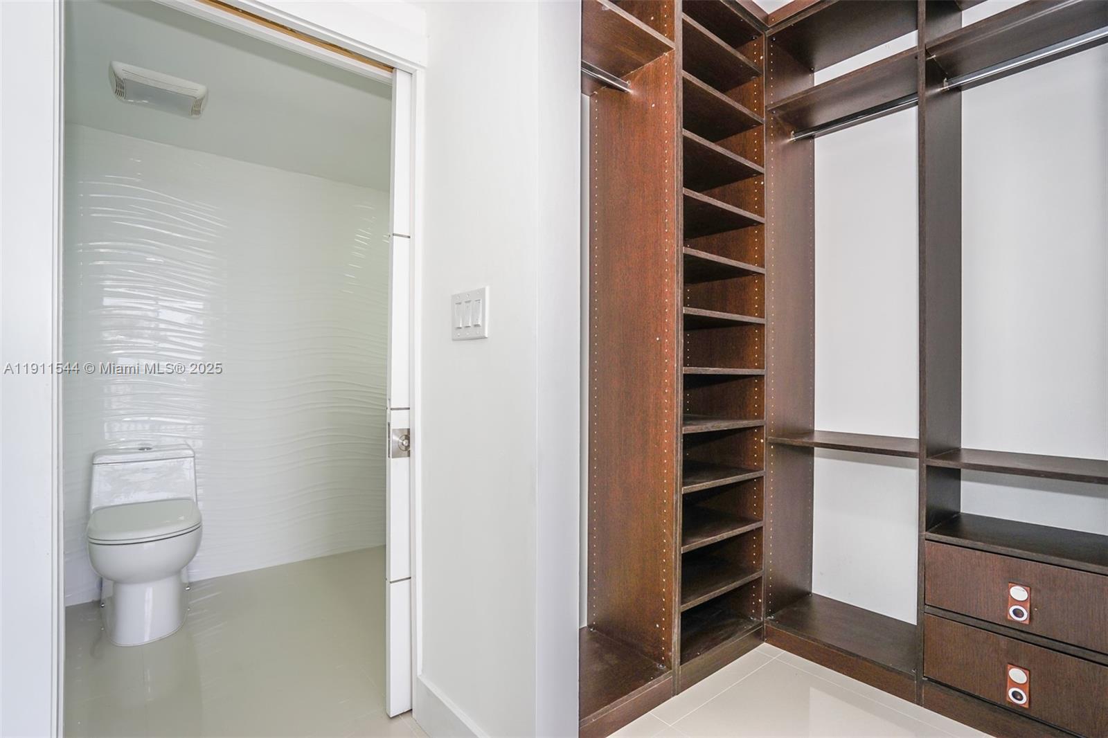 THE GRANDVIEW PALACE COND - Residential Lease