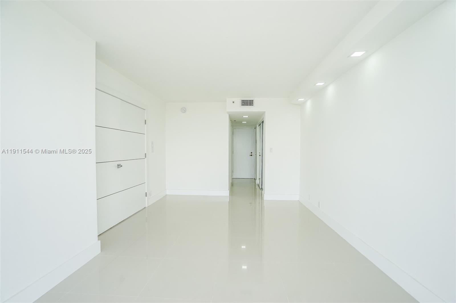 THE GRANDVIEW PALACE COND - Residential Lease