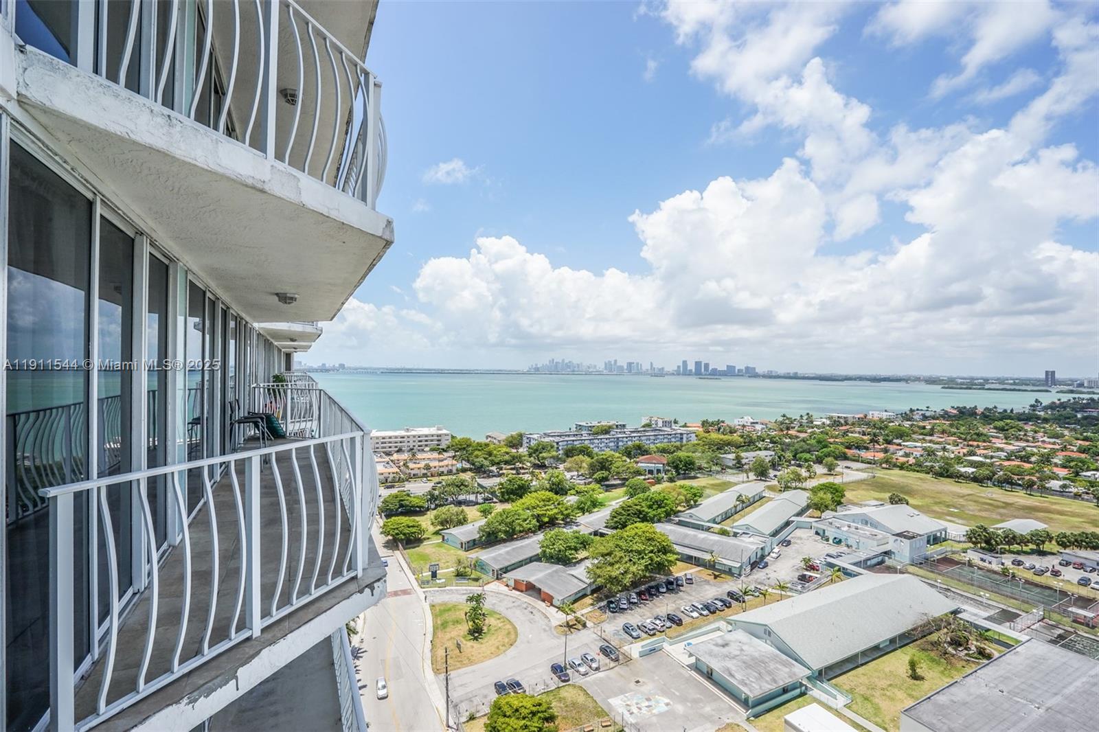 THE GRANDVIEW PALACE COND - Residential Lease