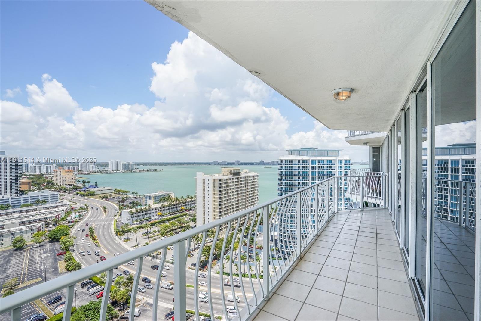 THE GRANDVIEW PALACE COND - Residential Lease