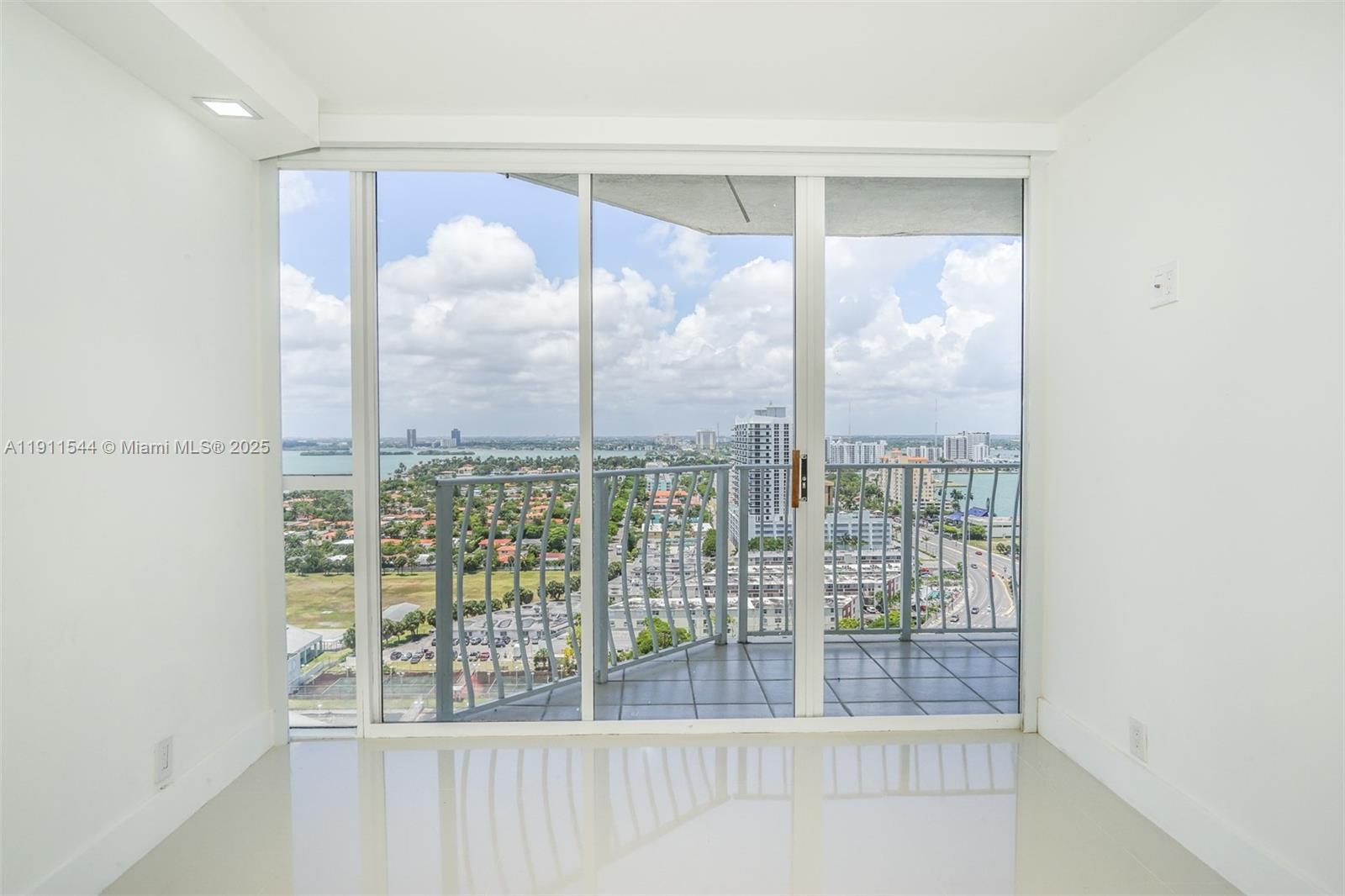 THE GRANDVIEW PALACE COND - Residential Lease