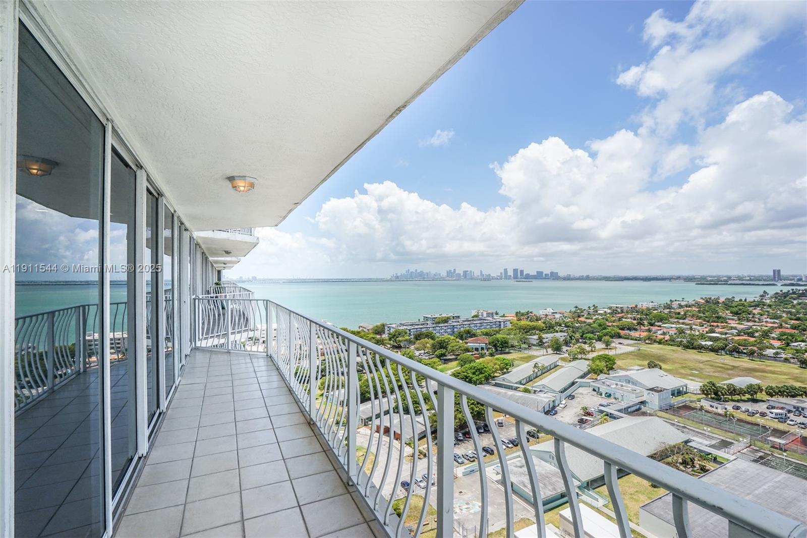 THE GRANDVIEW PALACE COND - Residential Lease