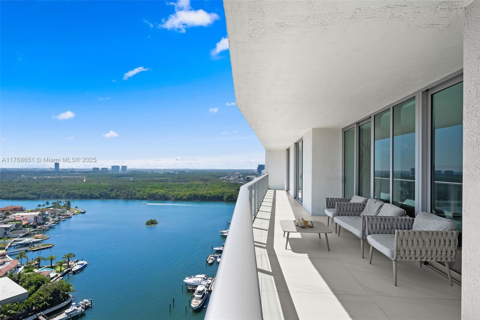PARQUE TOWERS CONDO - Residential