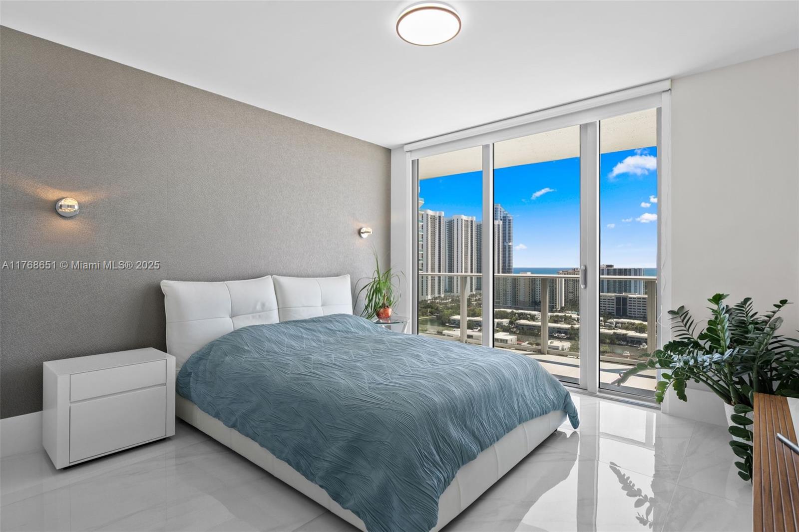 PARQUE TOWERS CONDO - Residential