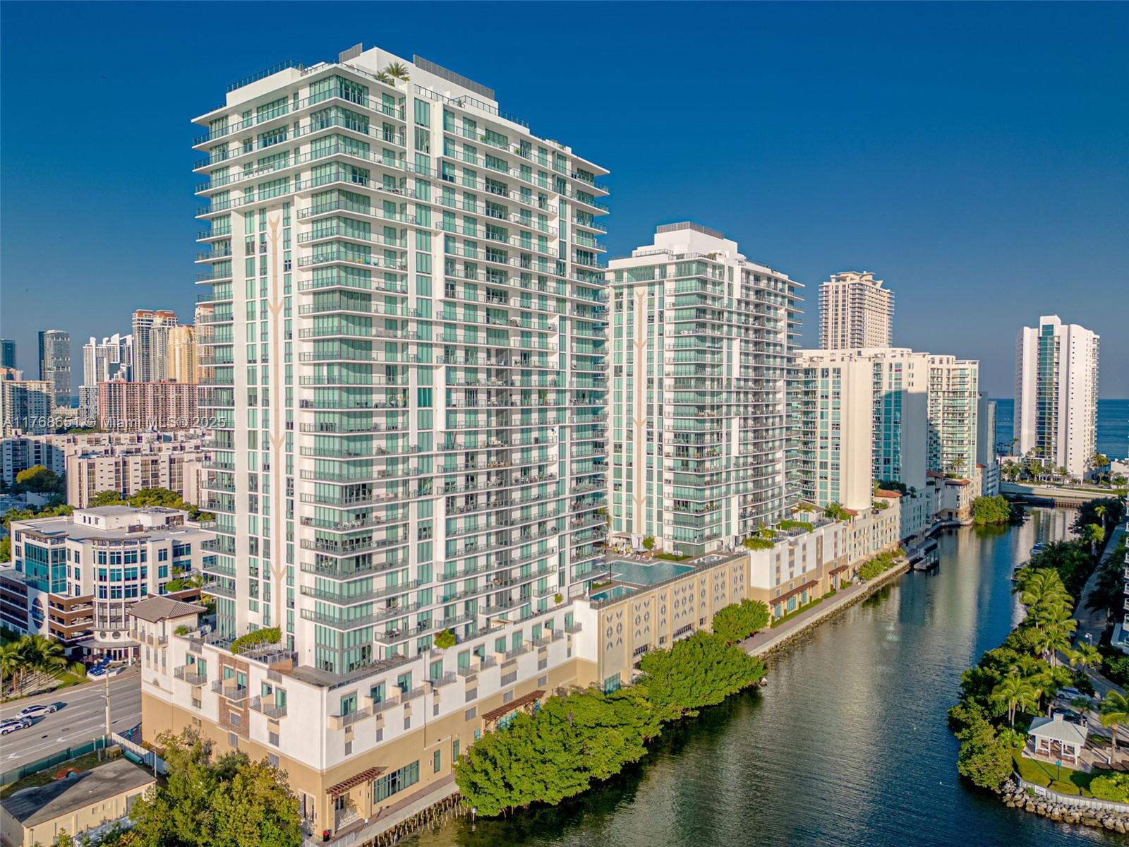 PARQUE TOWERS CONDO - Residential