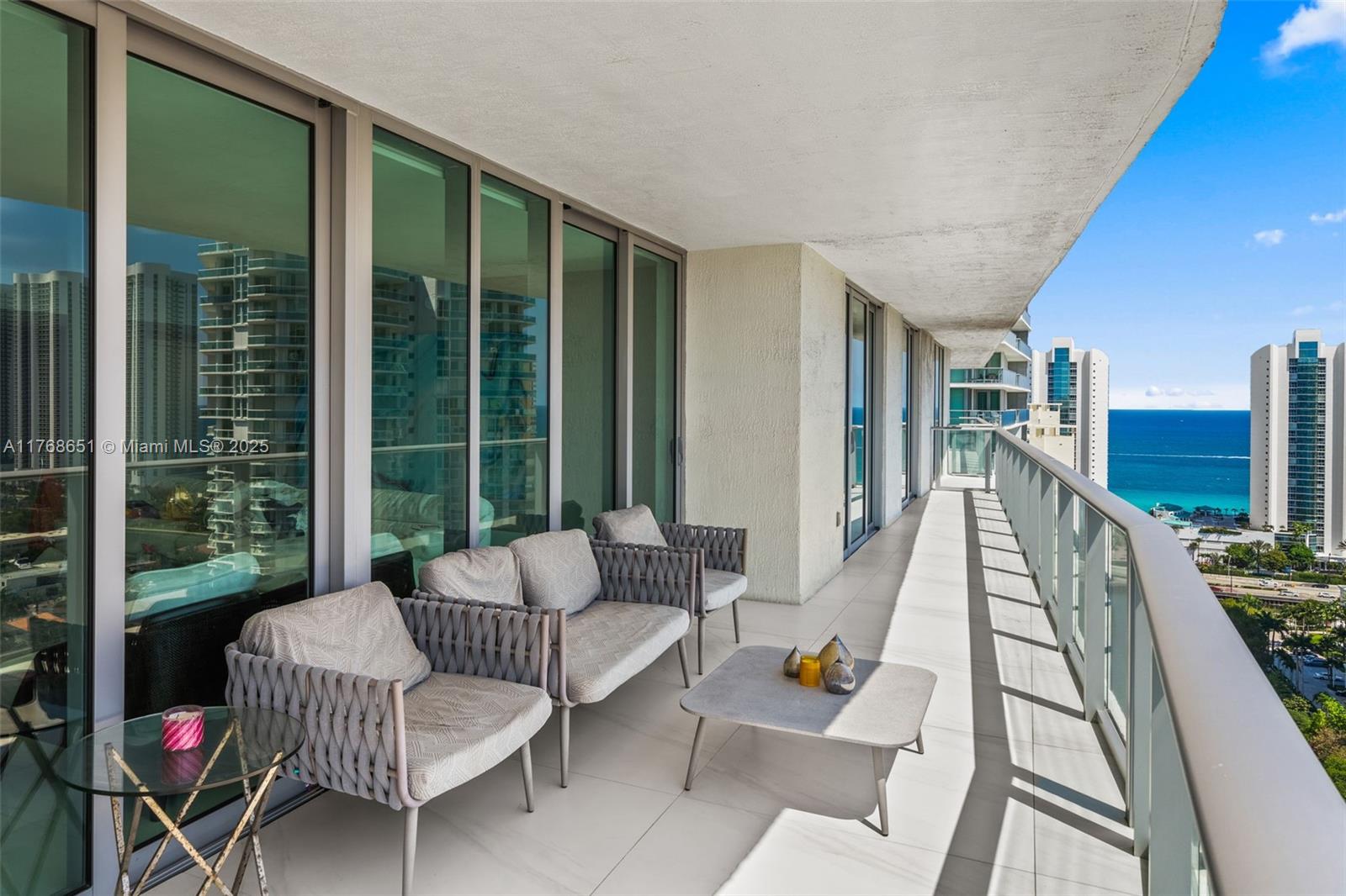 PARQUE TOWERS CONDO - Residential