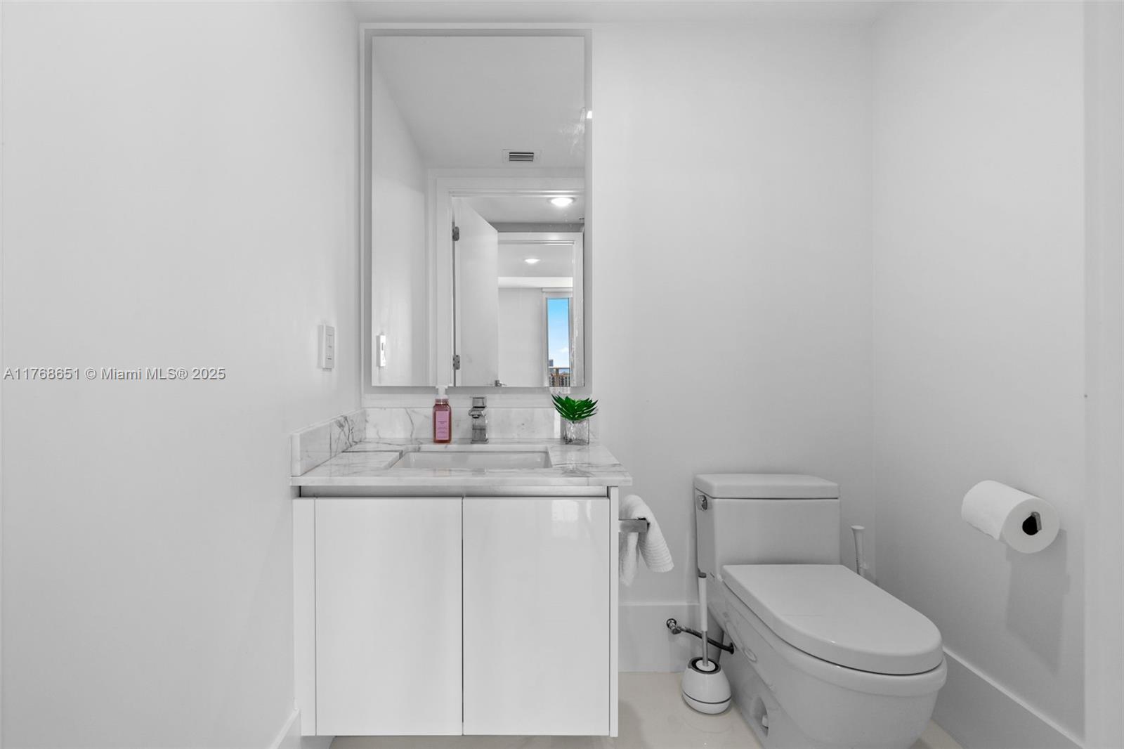 PARQUE TOWERS CONDO - Residential