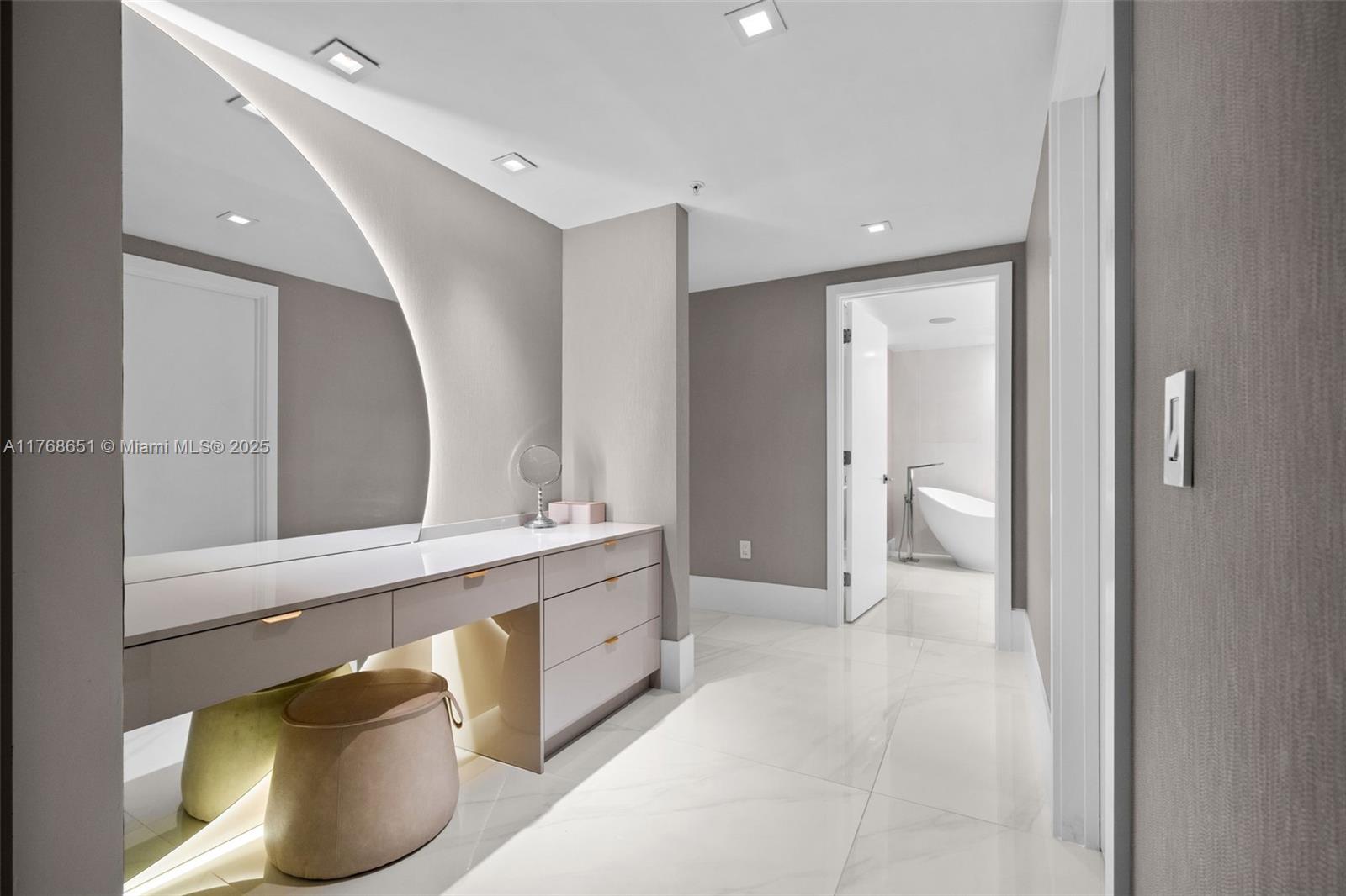 PARQUE TOWERS CONDO - Residential
