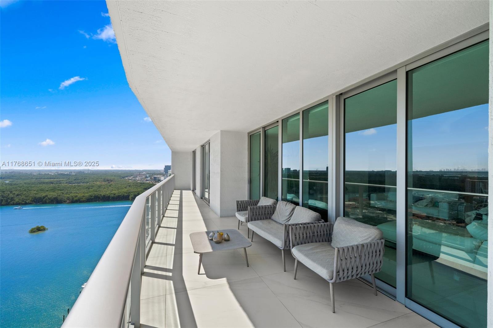 PARQUE TOWERS CONDO - Residential