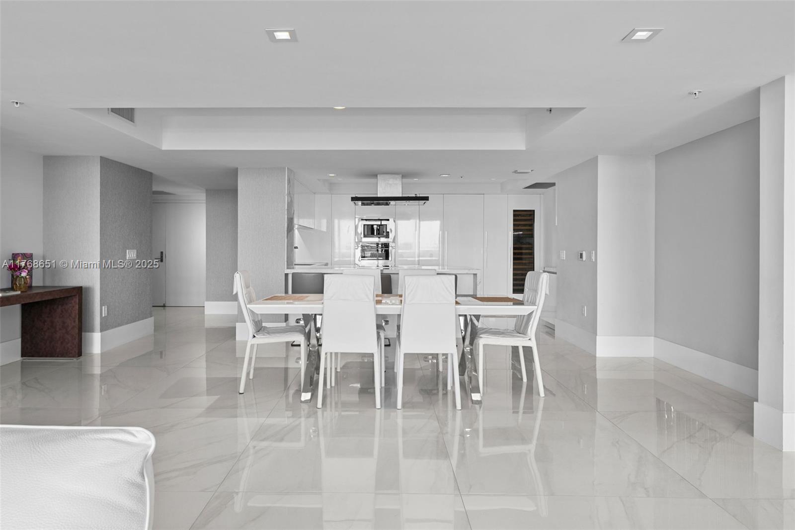 PARQUE TOWERS CONDO - Residential
