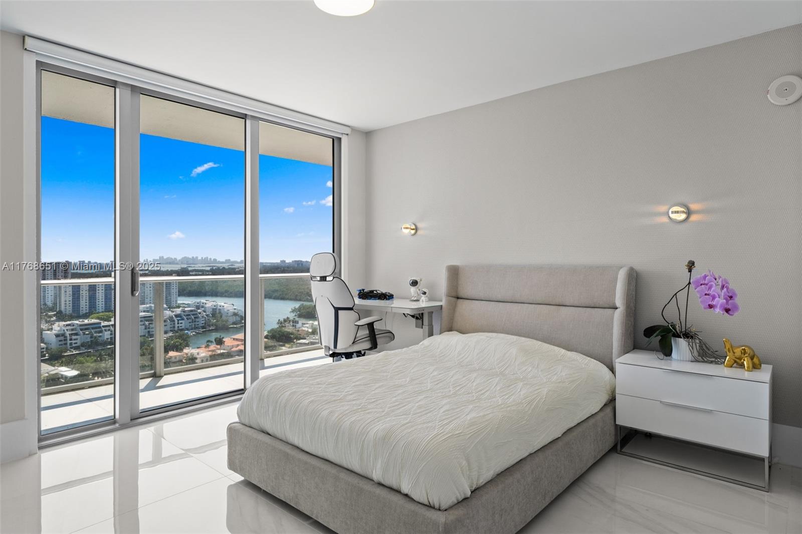 PARQUE TOWERS CONDO - Residential