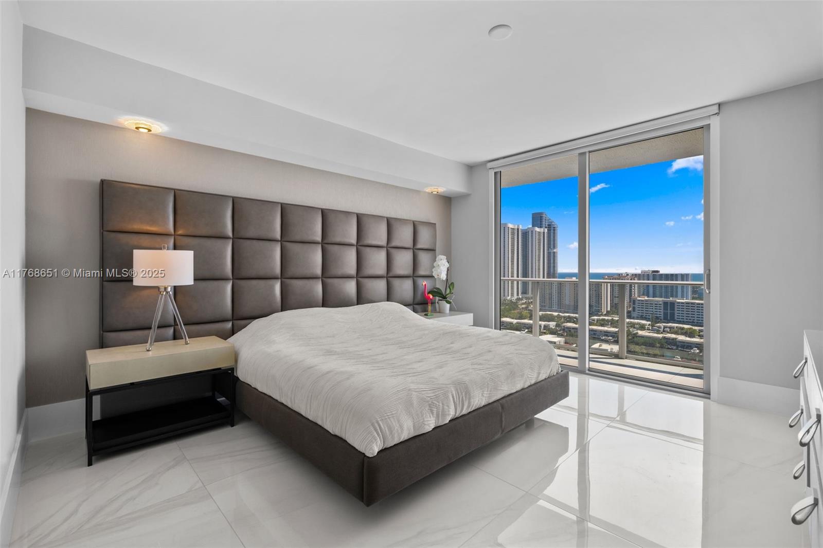 PARQUE TOWERS CONDO - Residential