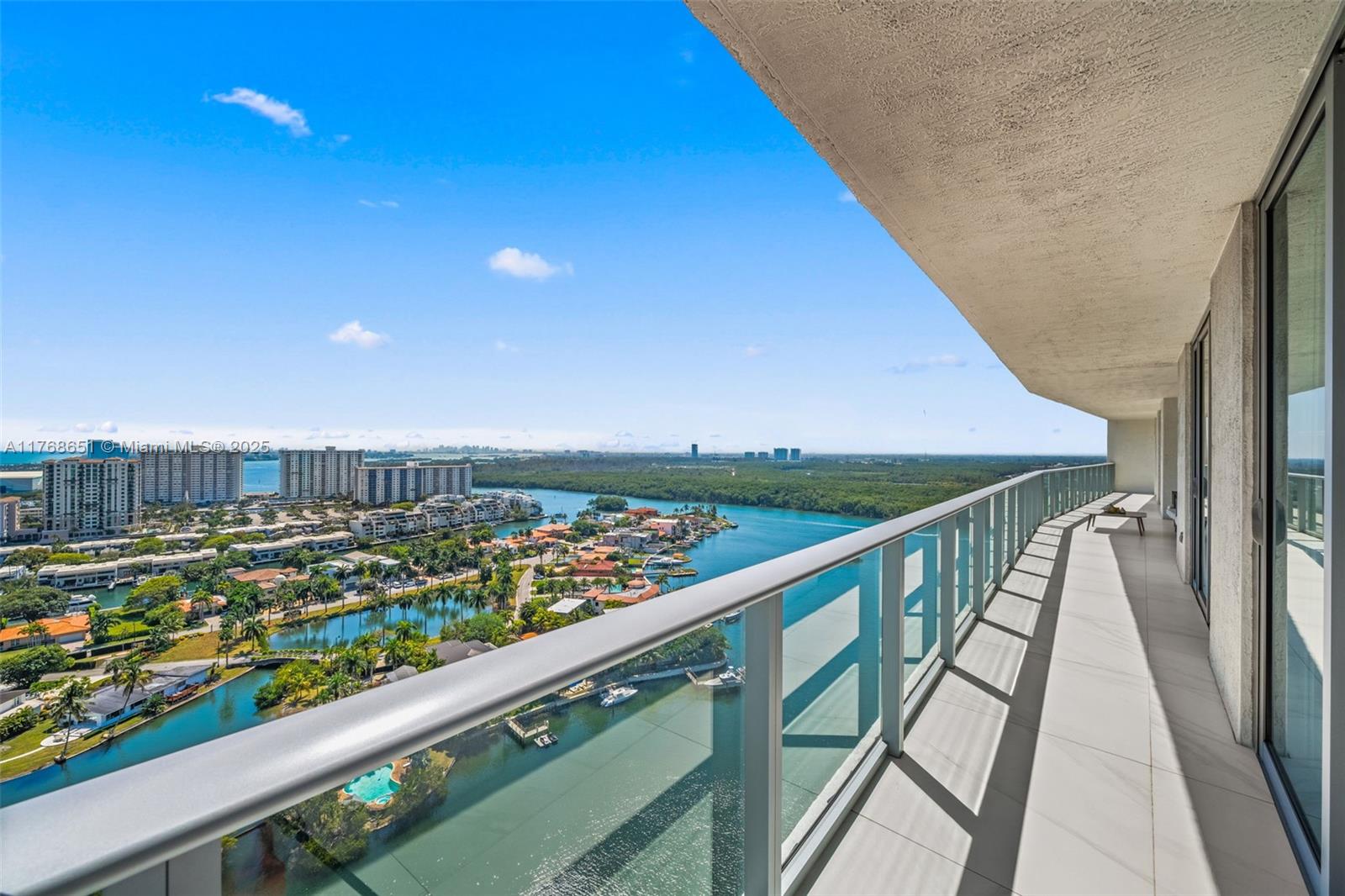 PARQUE TOWERS CONDO - Residential