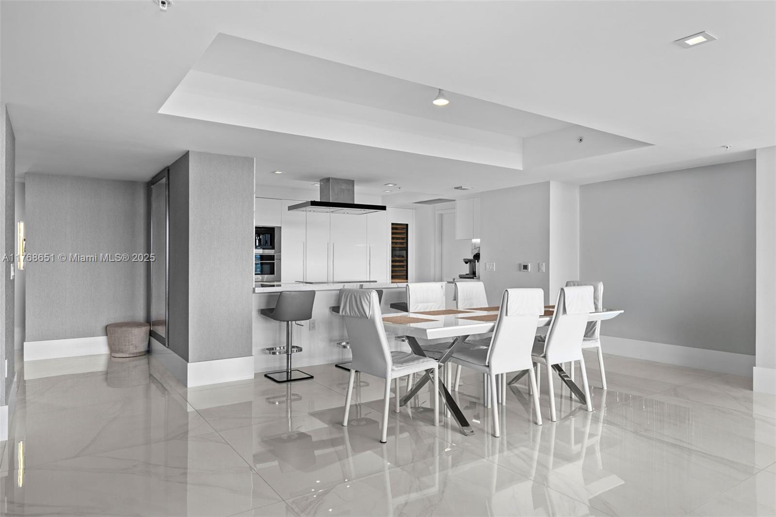PARQUE TOWERS CONDO - Residential