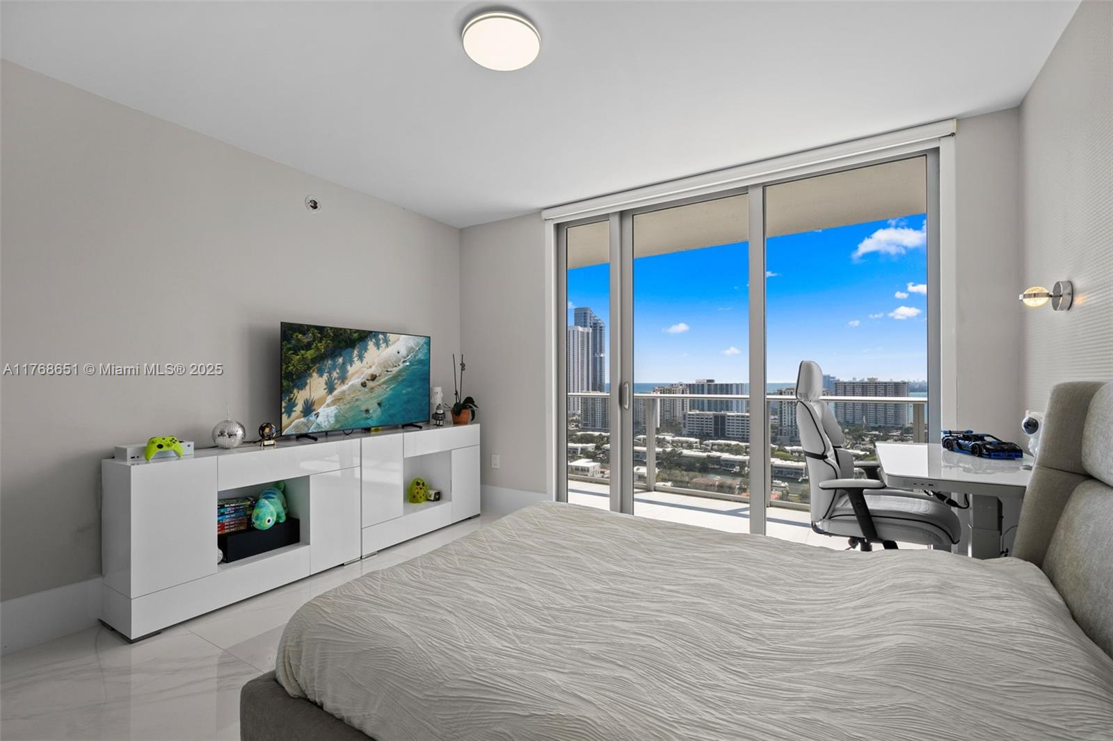 PARQUE TOWERS CONDO - Residential