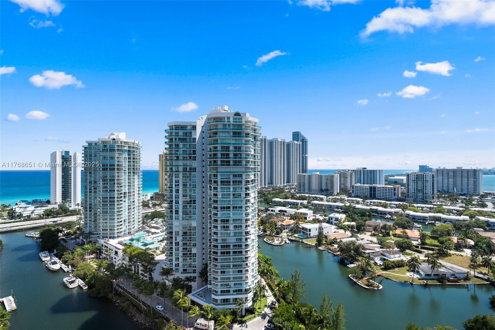 PARQUE TOWERS CONDO - Residential