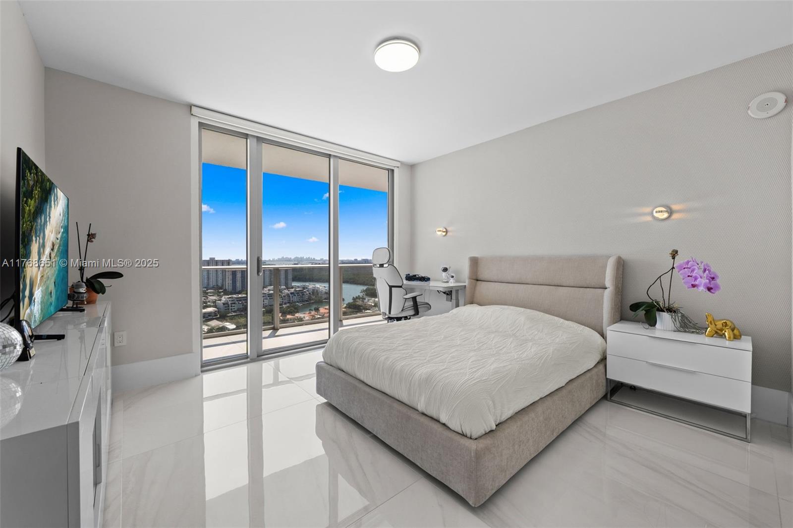 PARQUE TOWERS CONDO - Residential