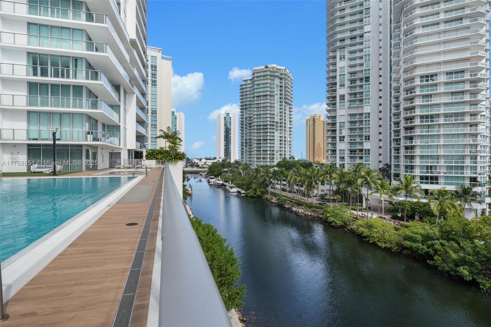 PARQUE TOWERS CONDO - Residential