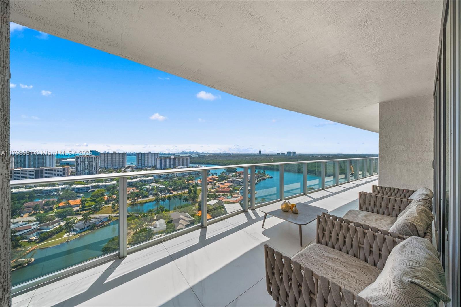 PARQUE TOWERS CONDO - Residential