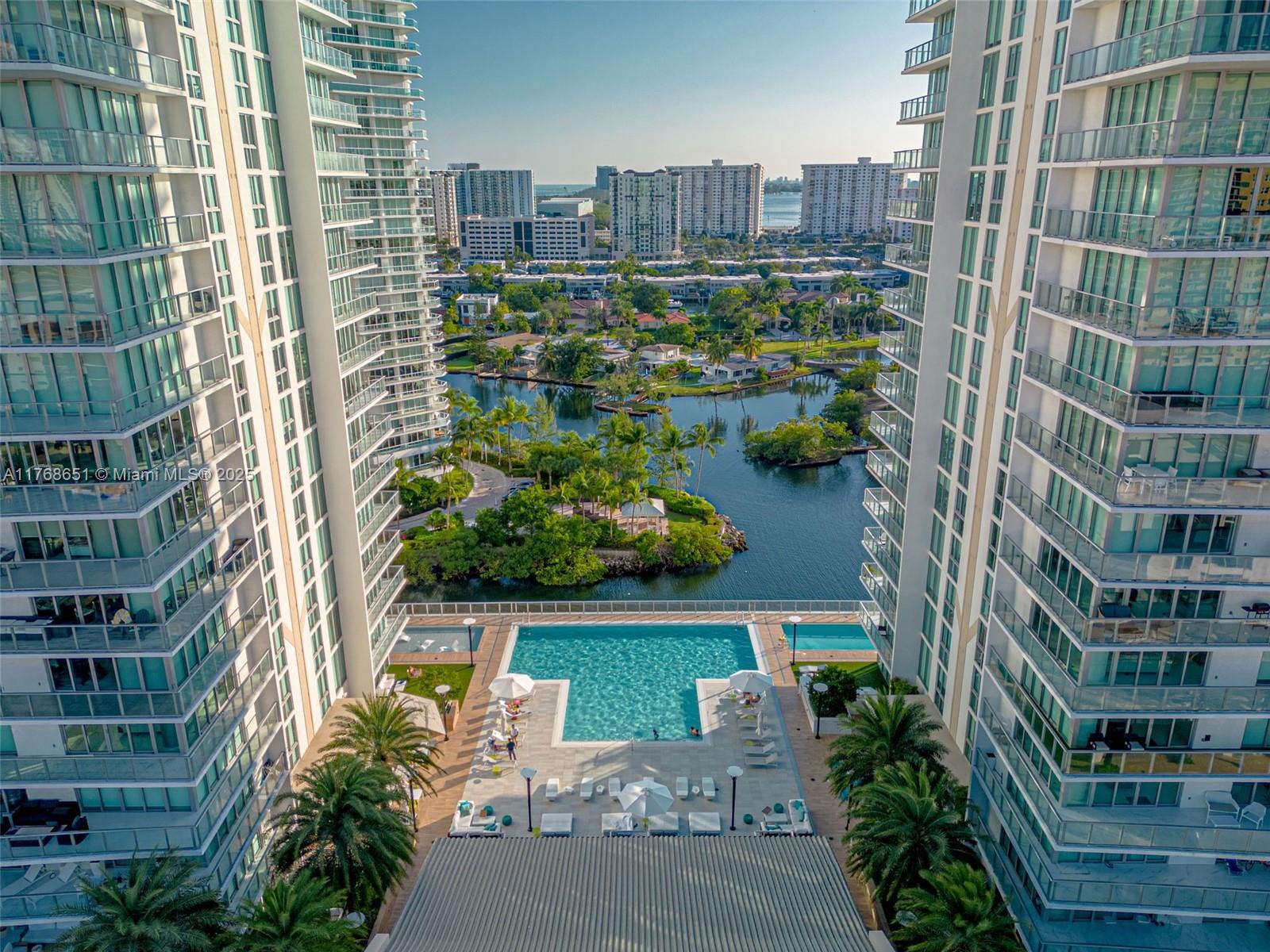 PARQUE TOWERS CONDO - Residential