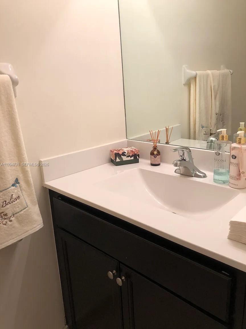 COCO PALM ESTATES - Residential Lease