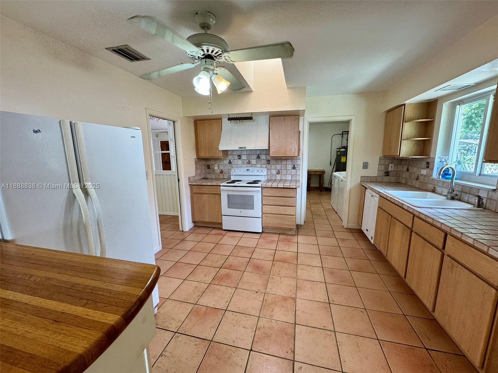 HEFTLER HOMES SUNSET PARK - Residential