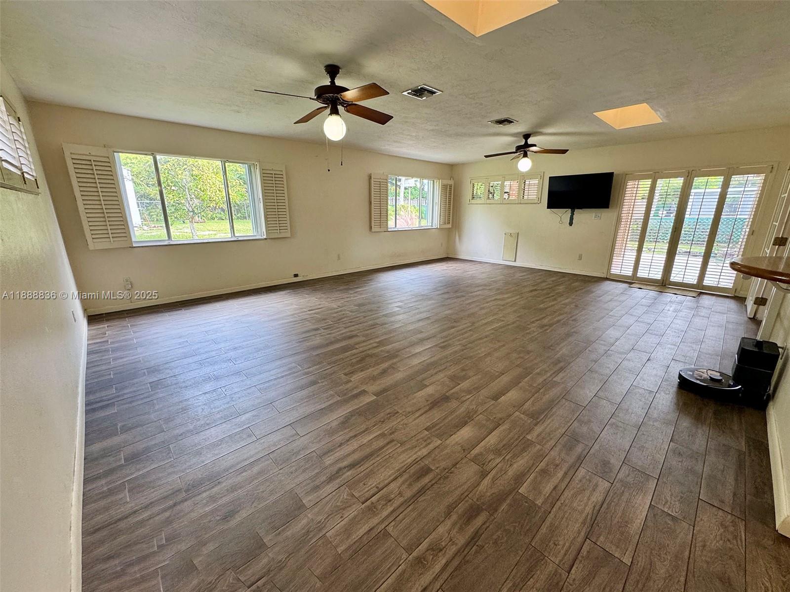 HEFTLER HOMES SUNSET PARK - Residential