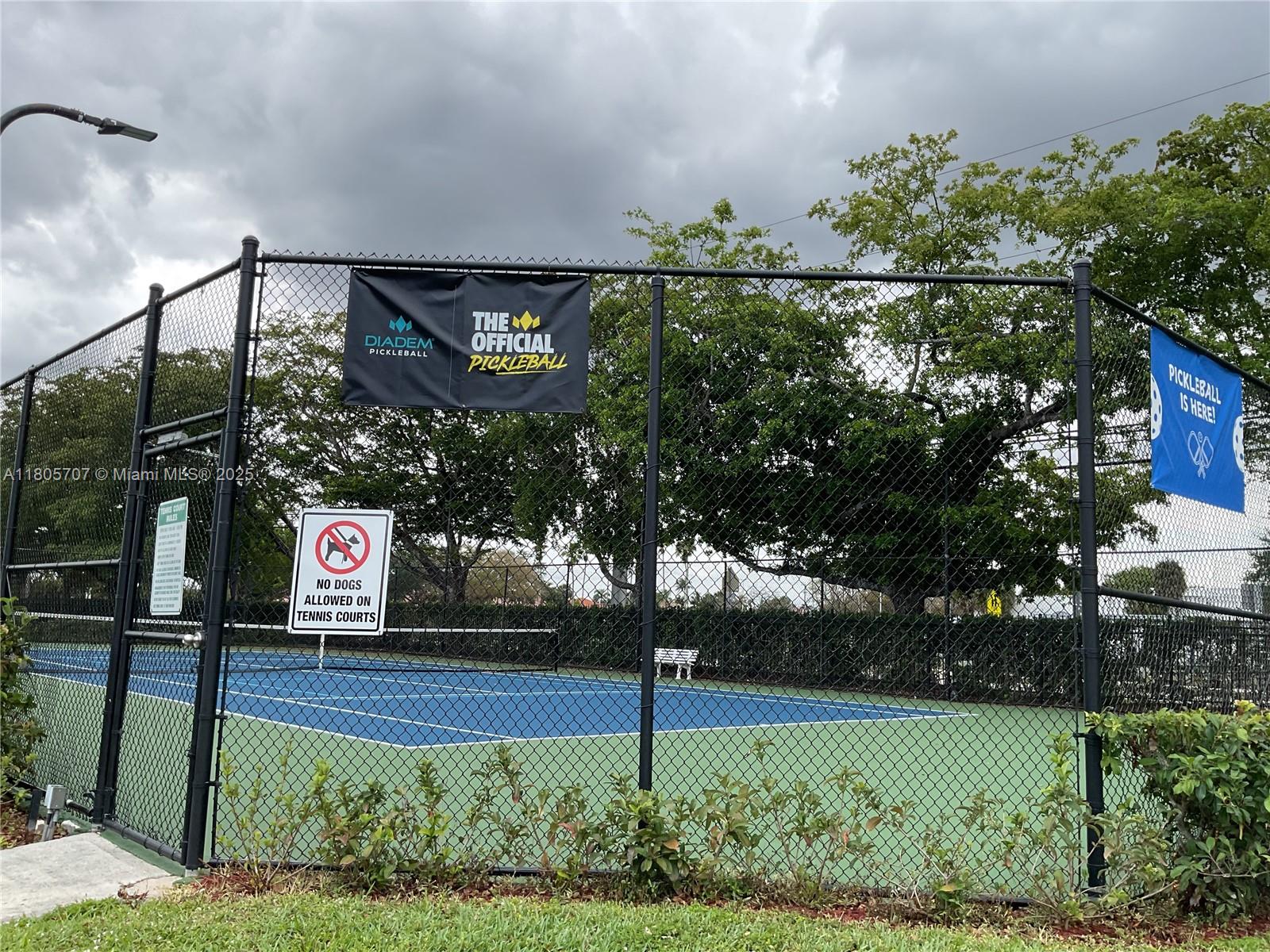 FAIRWAY GREENS CONDO HOME - Residential