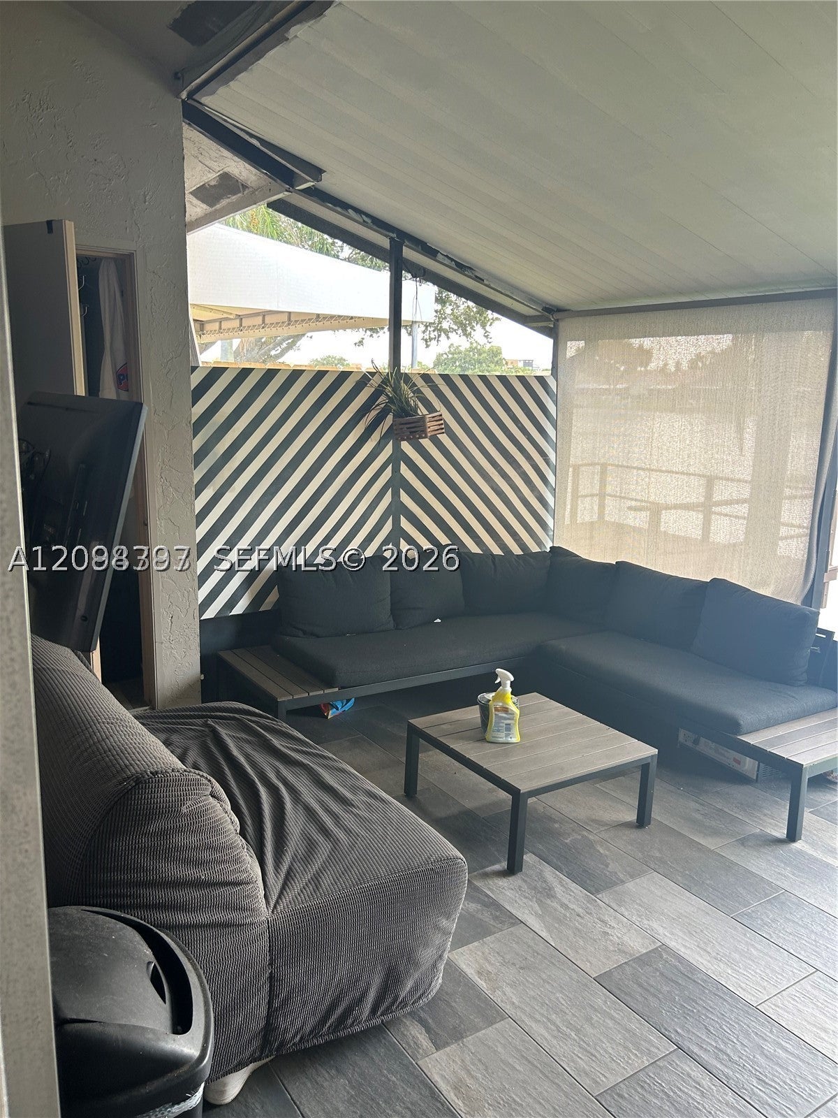 5587 Park Rd, Dania Beach, FL, 33312/$395,000 3 5587 Park Rd