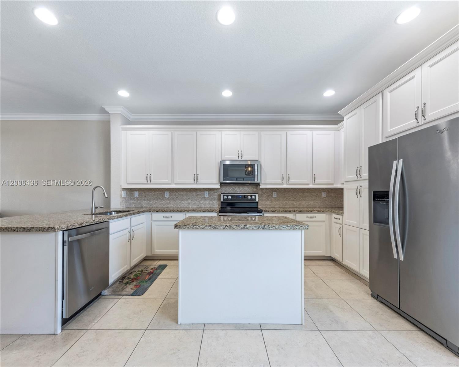 PEMBROKE LAKES SOUTH - Residential