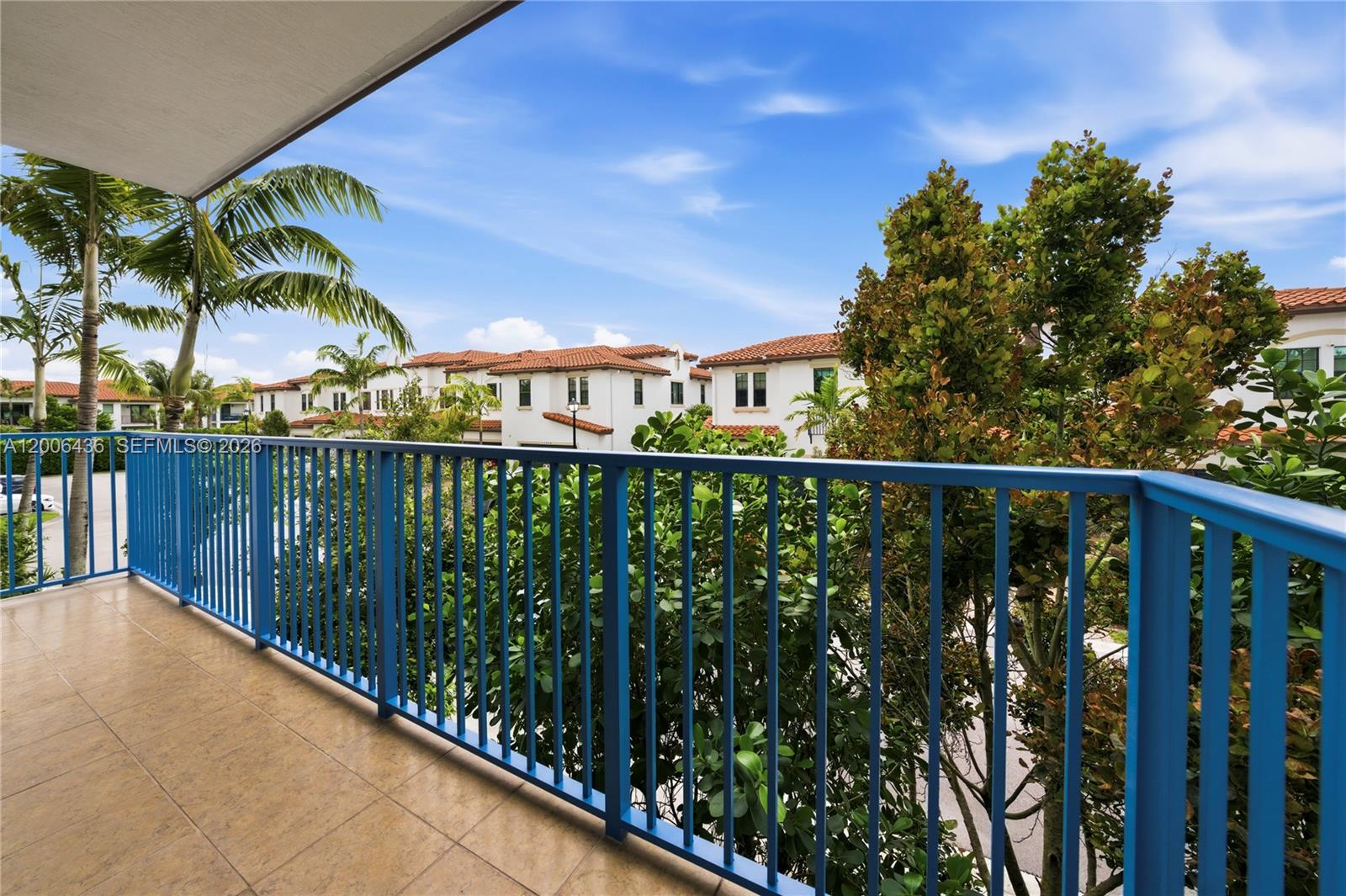 PEMBROKE LAKES SOUTH - Residential