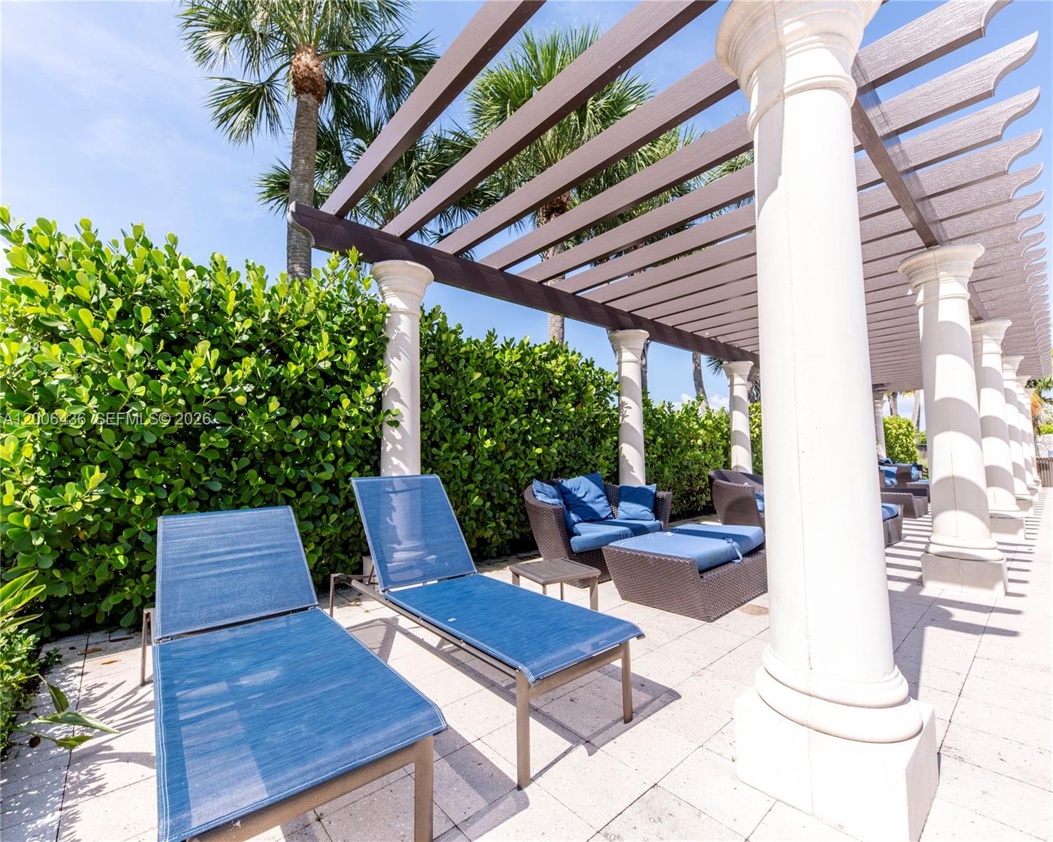 PEMBROKE LAKES SOUTH - Residential