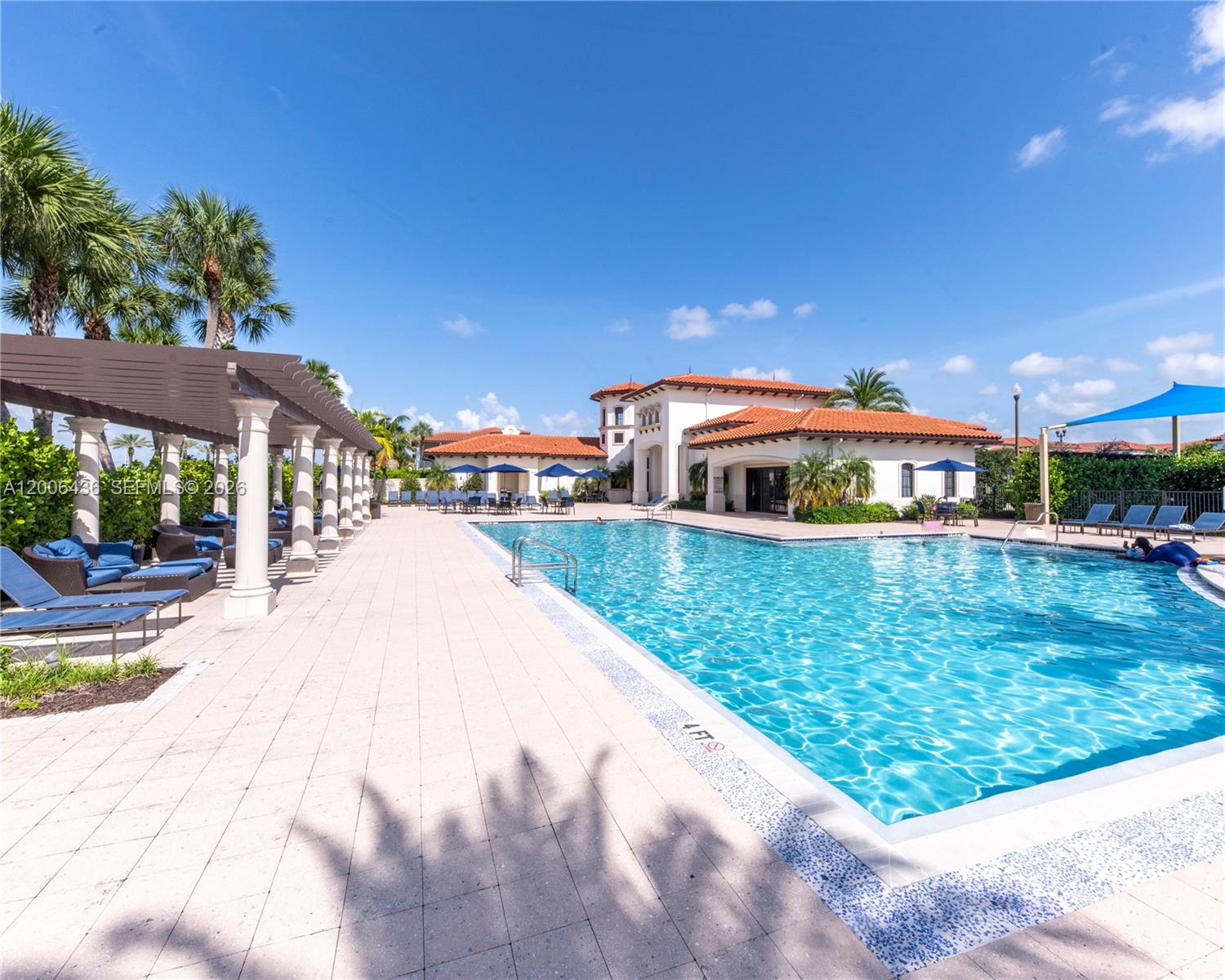 PEMBROKE LAKES SOUTH - Residential