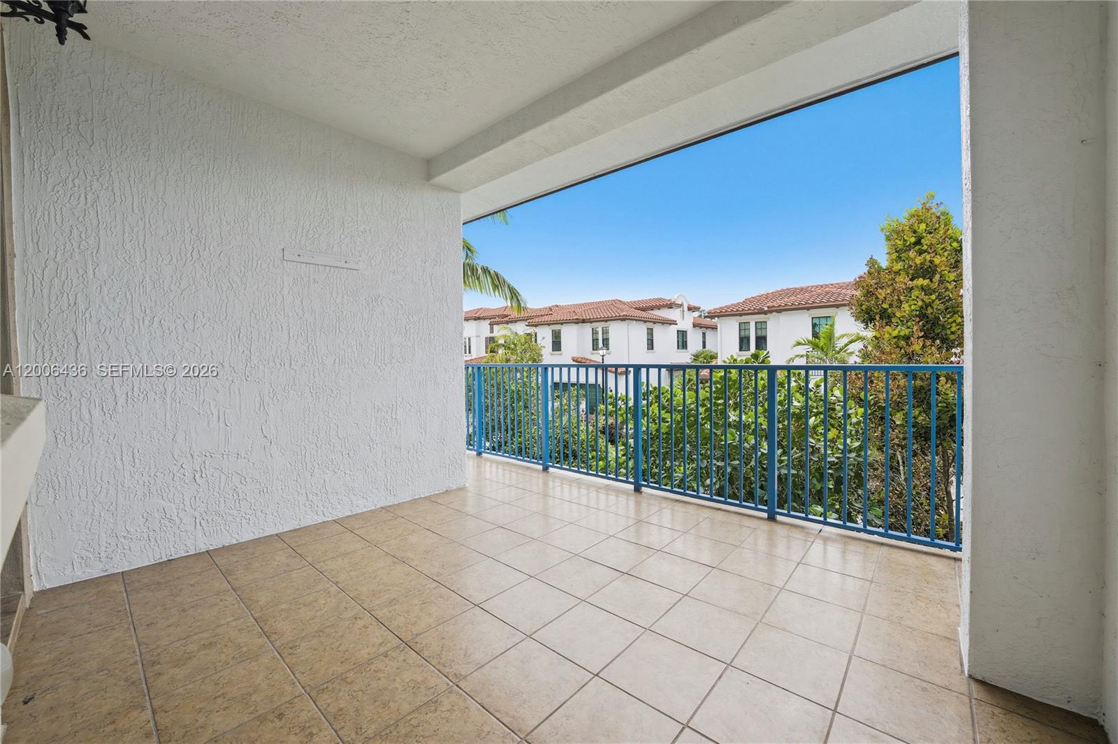 PEMBROKE LAKES SOUTH - Residential