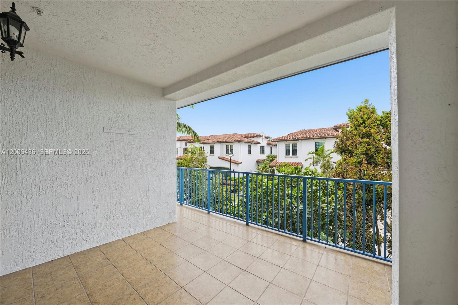 PEMBROKE LAKES SOUTH - Residential