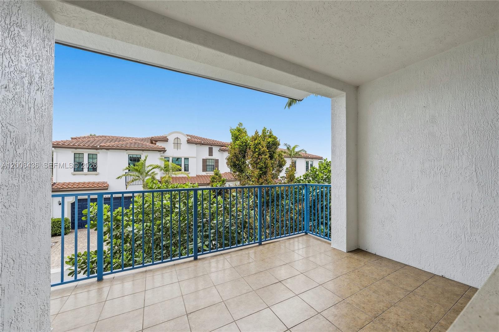 PEMBROKE LAKES SOUTH - Residential